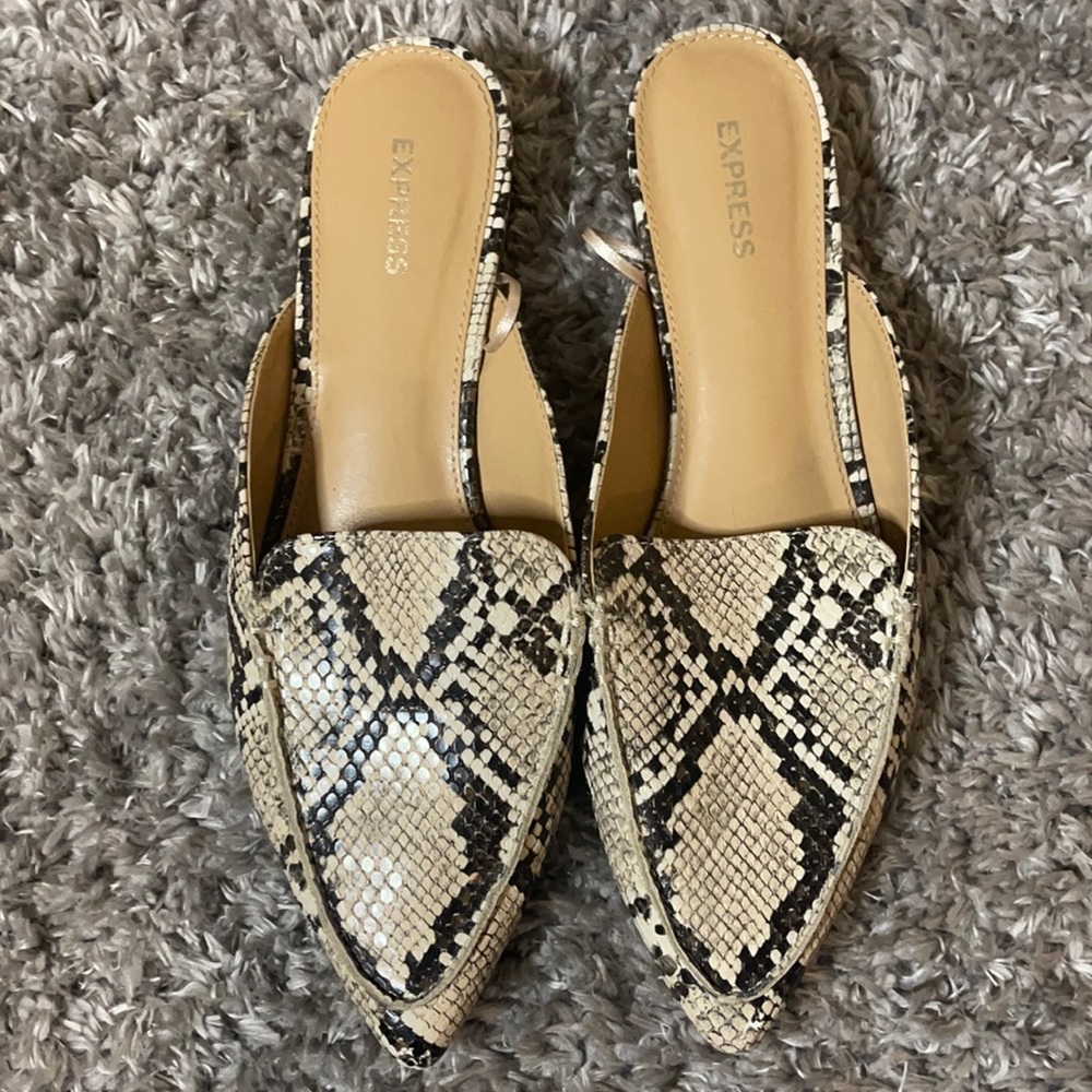 Snake skin flats